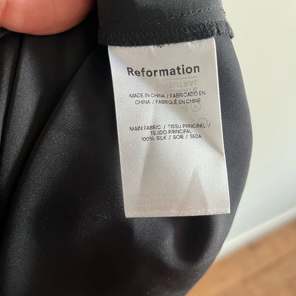 Reformation Layla Silk Skirt. Black. Size 12. - Picture 5 of 5